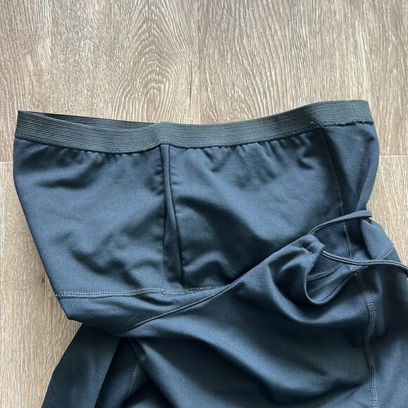 Cabi Power Strappy Back Tank Top Black Size Medium Shelf Bra - Picture 3 of 4